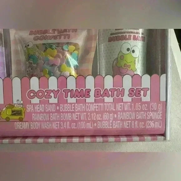 🚫SOLD🚫 Hello Kitty Bundle - Beach Towel & 6-pc Cozy Bath Time Set - Picture 5 of 8